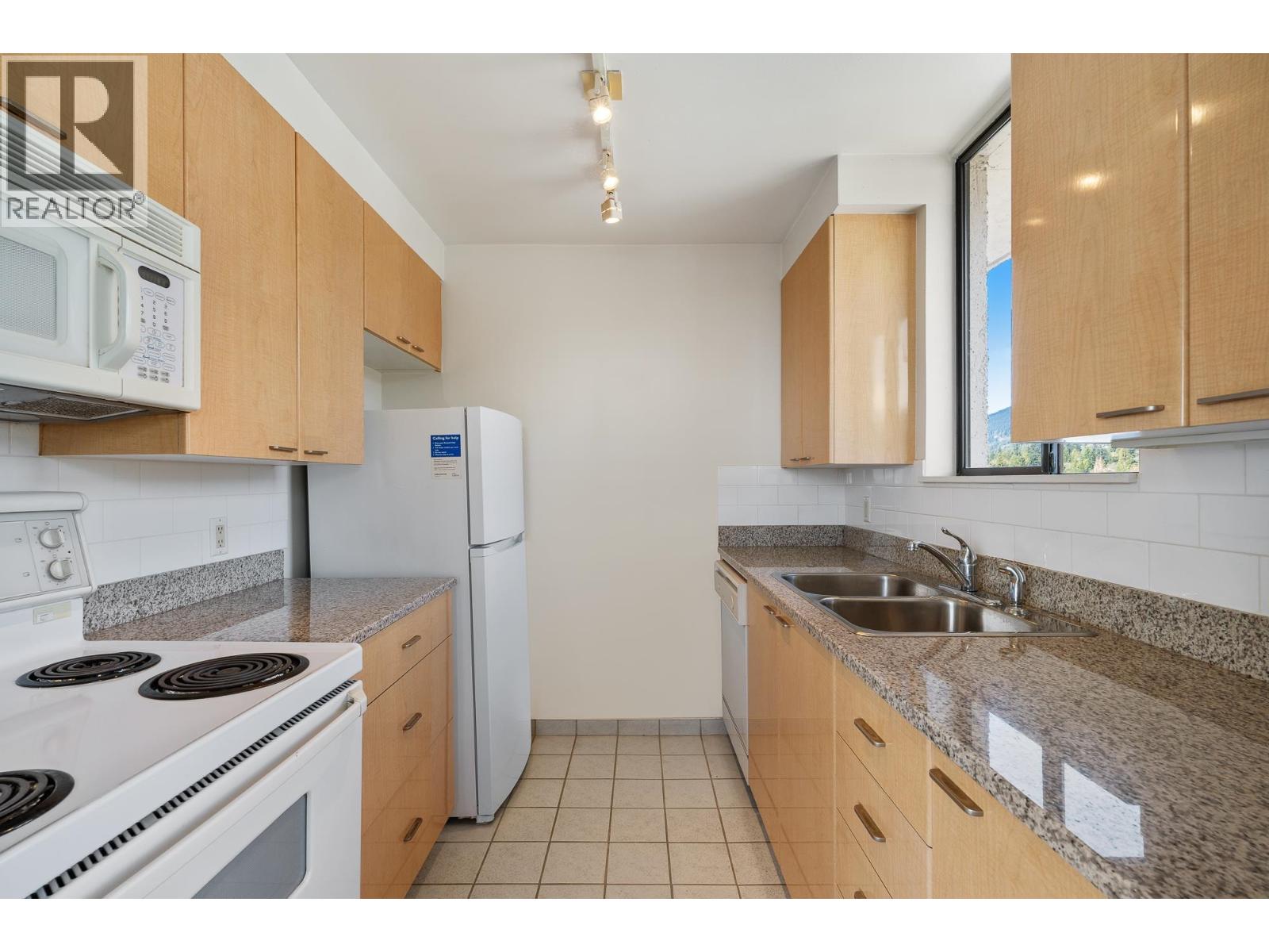 1405 555 13TH STREET, West Vancouver