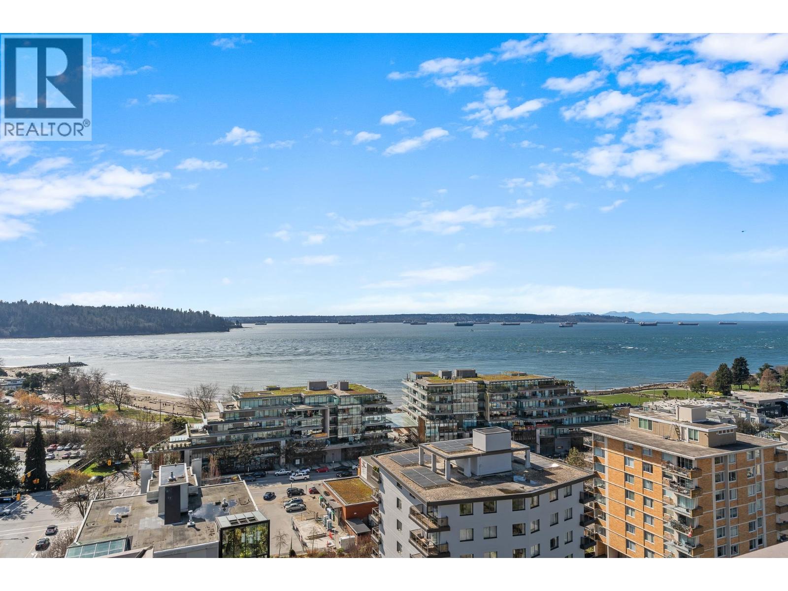 1405 555 13TH STREET, West Vancouver