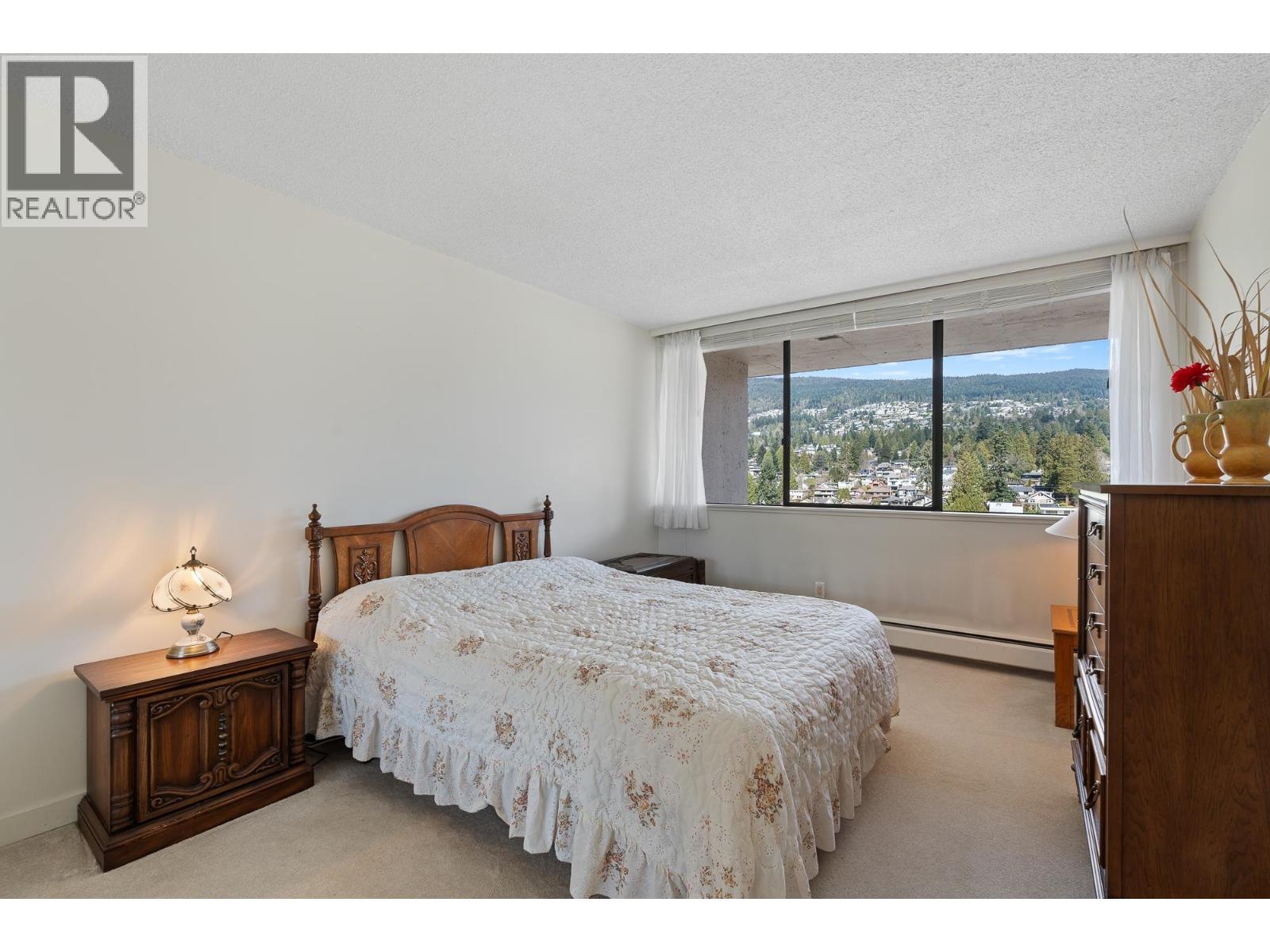 1405 555 13TH STREET, West Vancouver