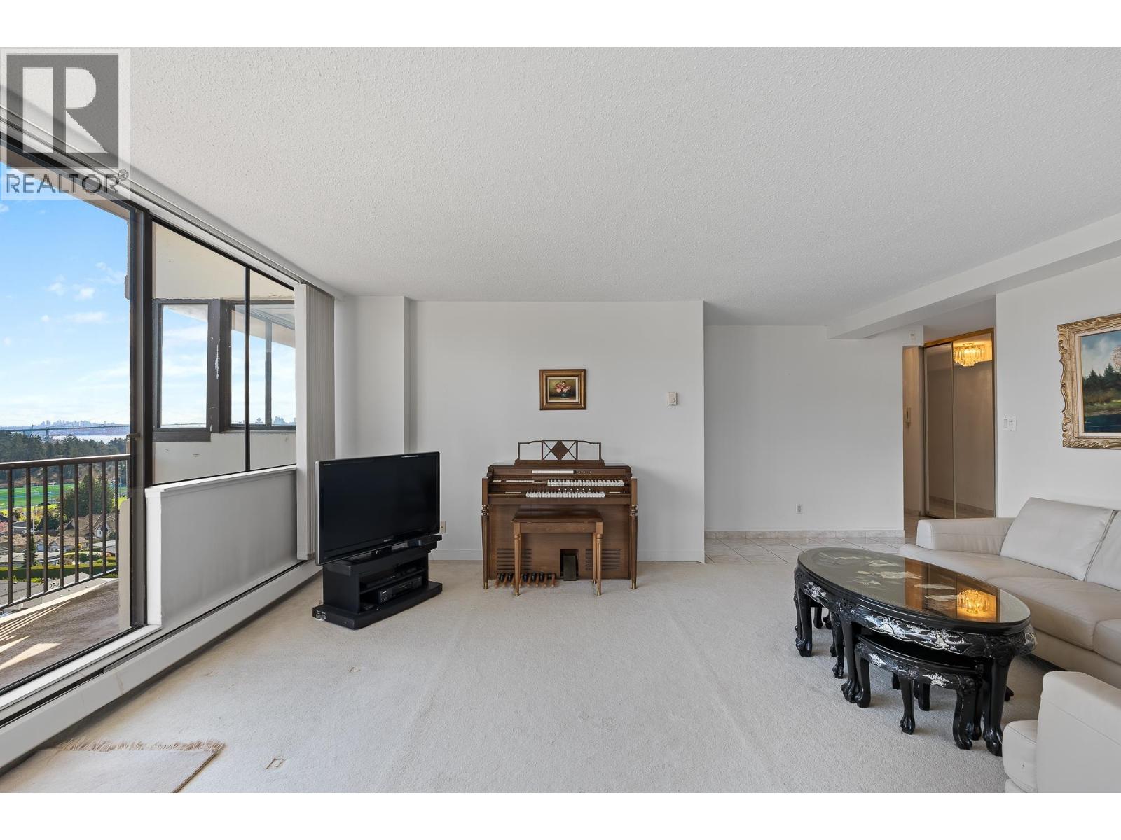 1405 555 13TH STREET, West Vancouver