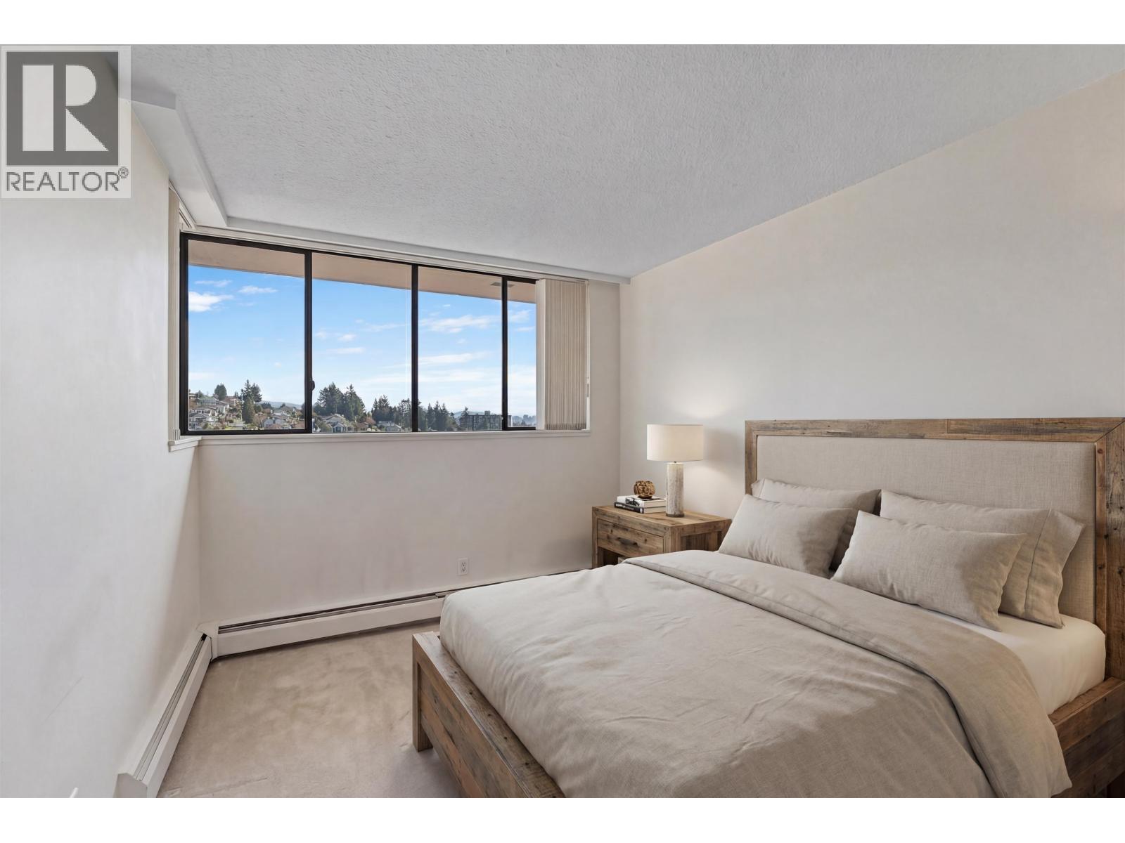 1405 555 13TH STREET, West Vancouver