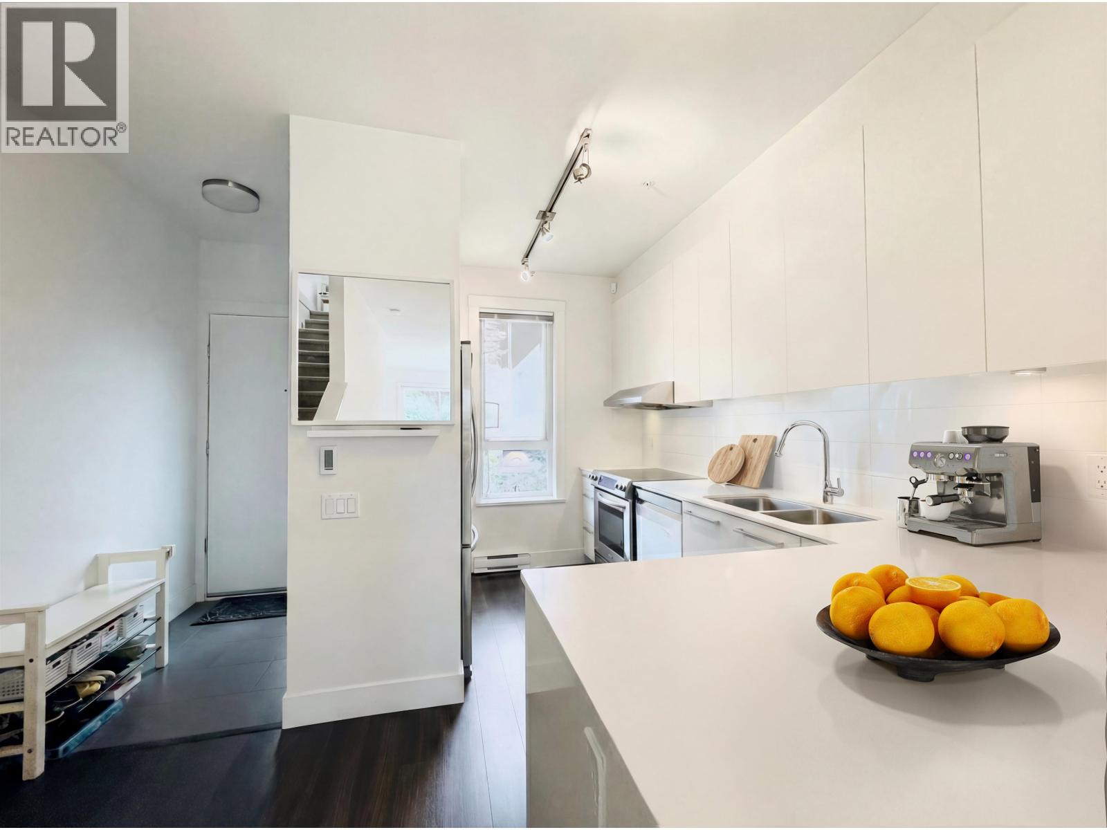 35 6868 BURLINGTON AVENUE, Burnaby