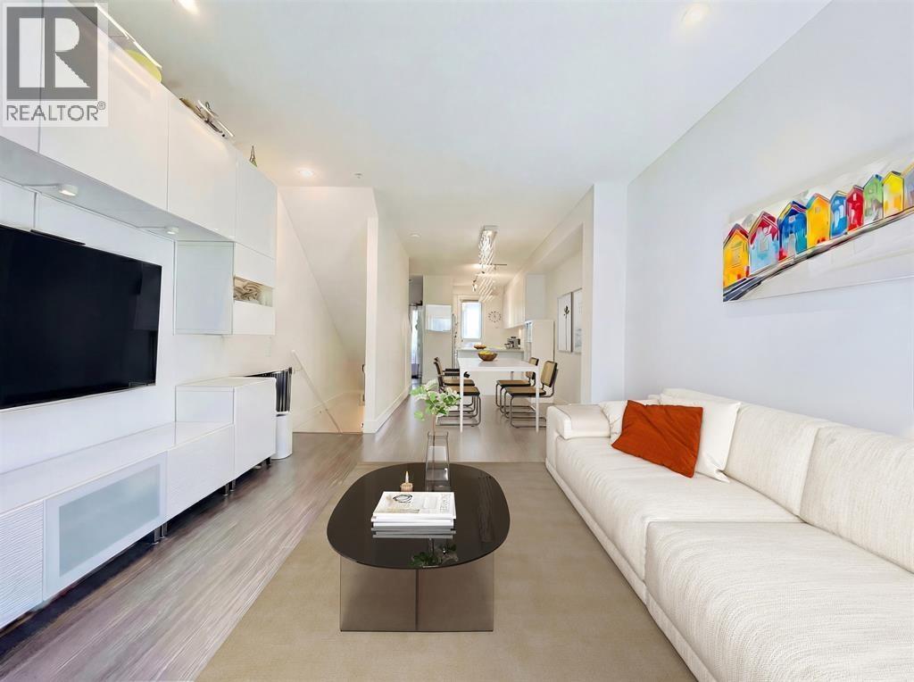 35 6868 BURLINGTON AVENUE, Burnaby