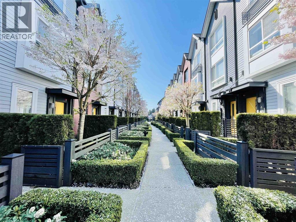 35 6868 BURLINGTON AVENUE, Burnaby