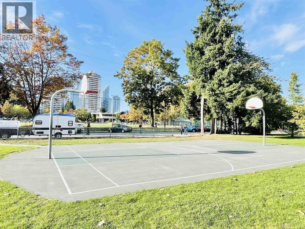 35 6868 BURLINGTON AVENUE, Burnaby