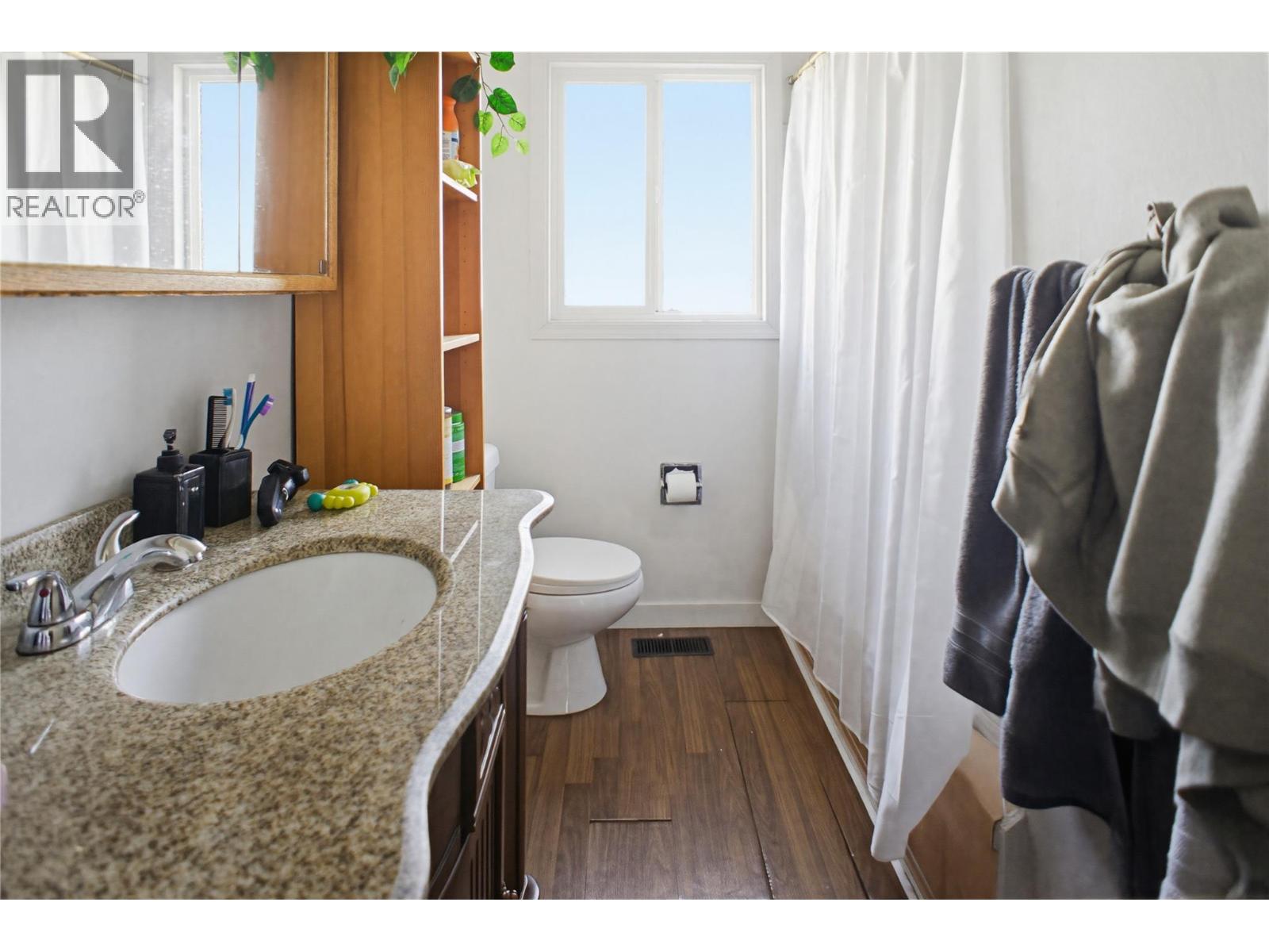 1942 FLEETWOOD AVENUE - 10