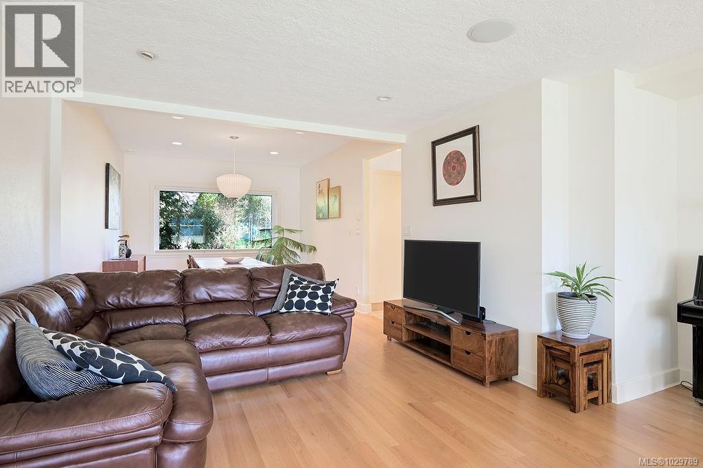  1866 Taylor Street, Saanich