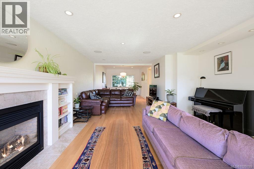  1866 Taylor Street, Saanich