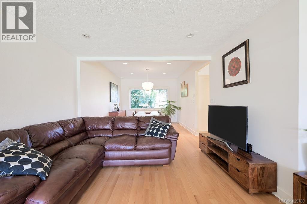  1866 Taylor Street, Saanich