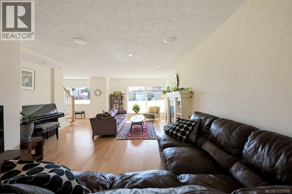  1866 Taylor Street, Saanich