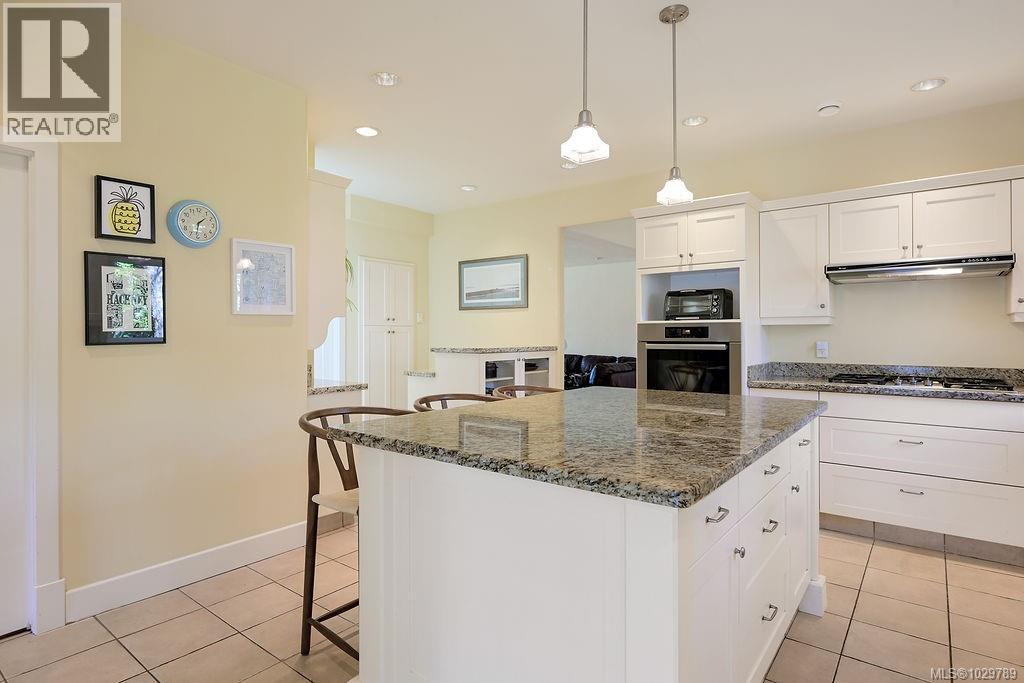  1866 Taylor Street, Saanich