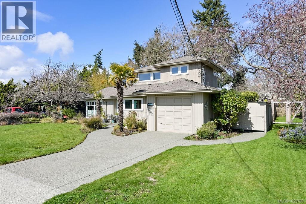  1866 Taylor Street, Saanich