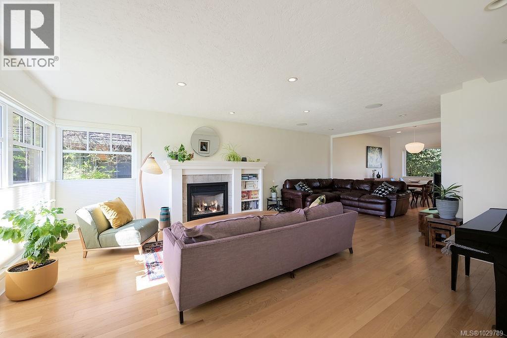  1866 Taylor Street, Saanich