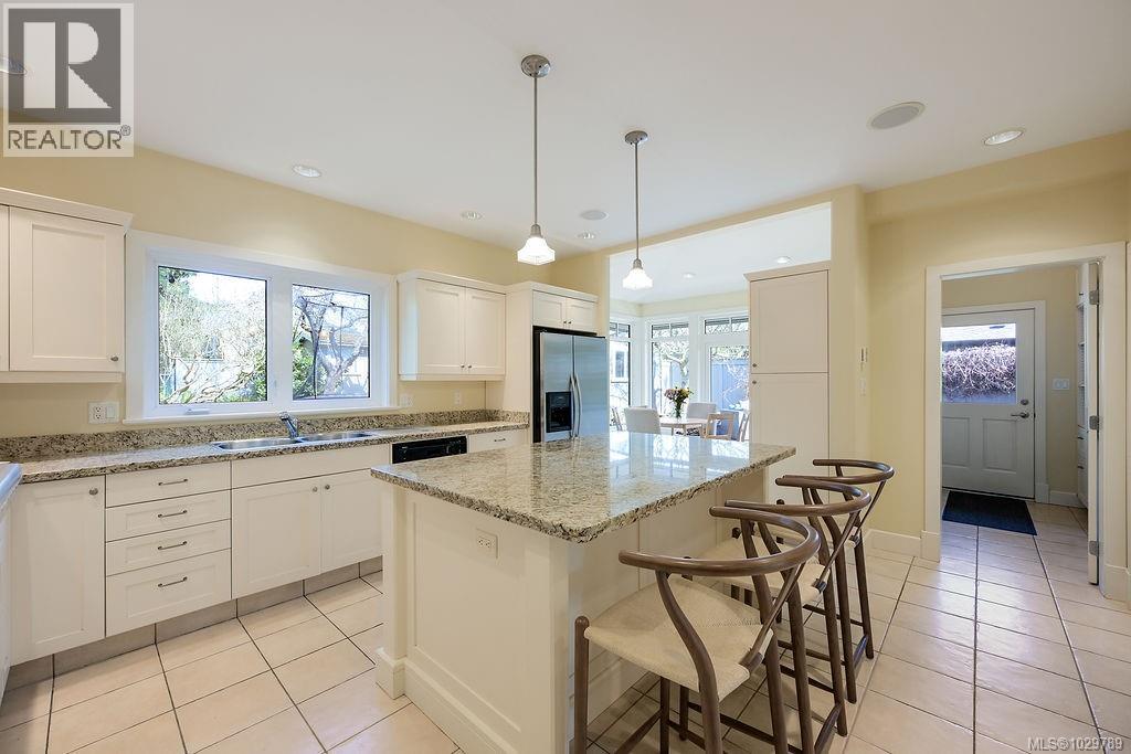  1866 Taylor Street, Saanich