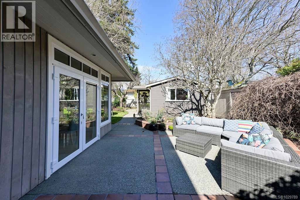  1866 Taylor Street, Saanich