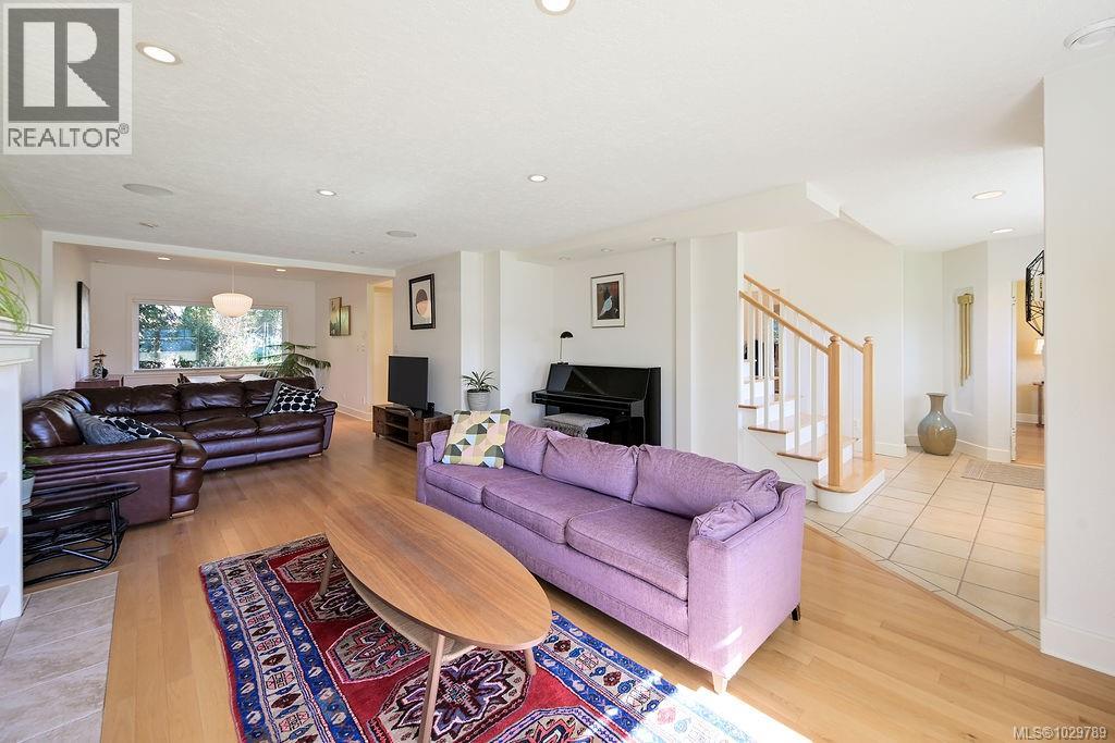  1866 Taylor Street, Saanich