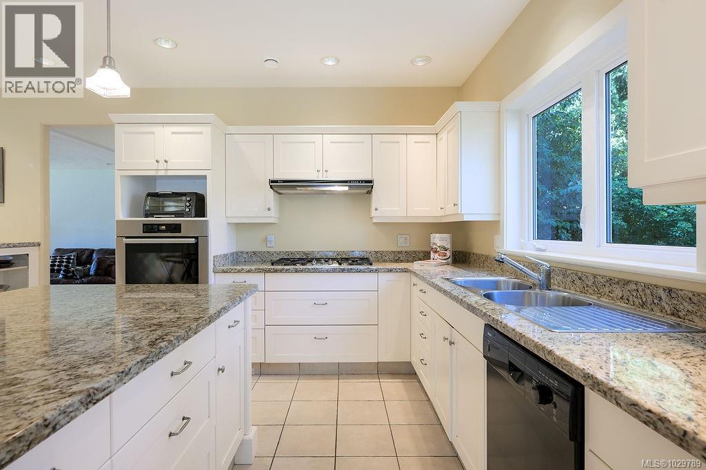  1866 Taylor Street, Saanich