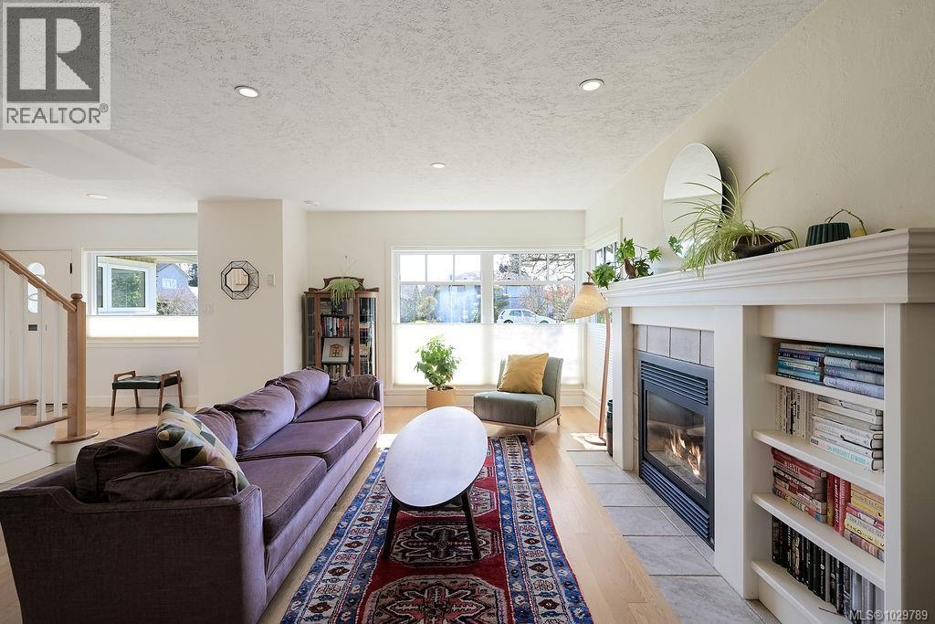  1866 Taylor Street, Saanich