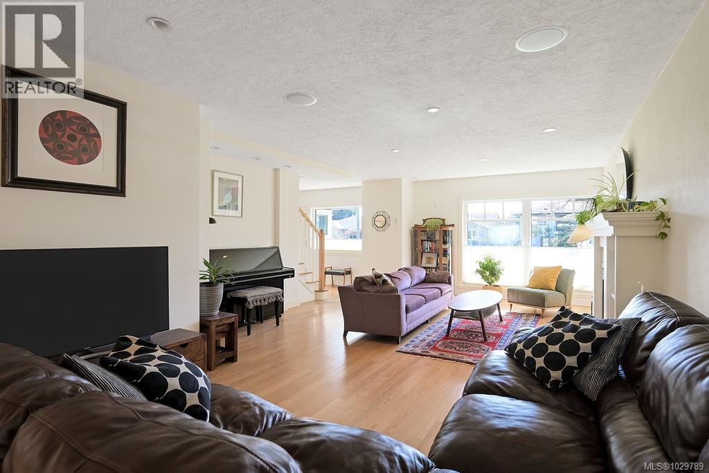  1866 Taylor Street, Saanich