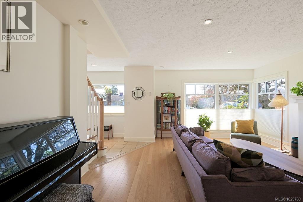  1866 Taylor Street, Saanich