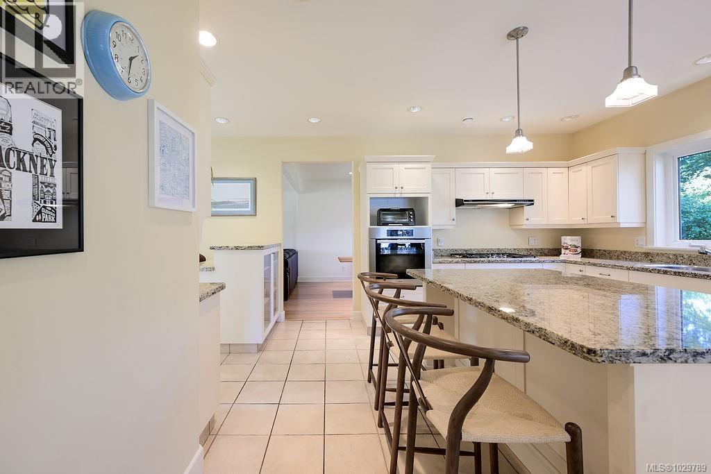  1866 Taylor Street, Saanich