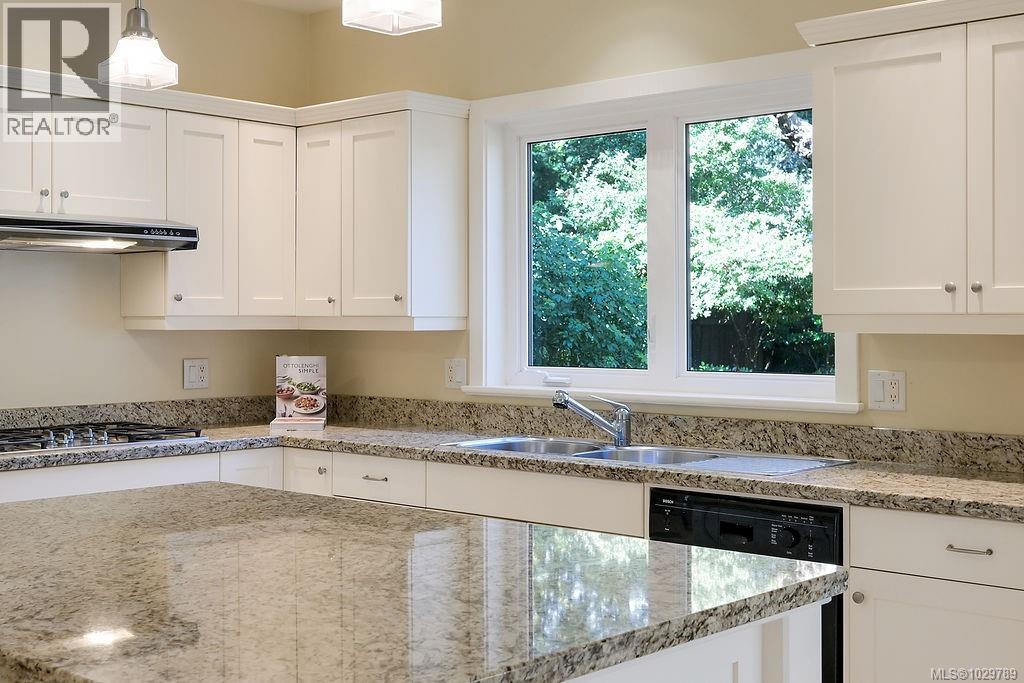  1866 Taylor Street, Saanich