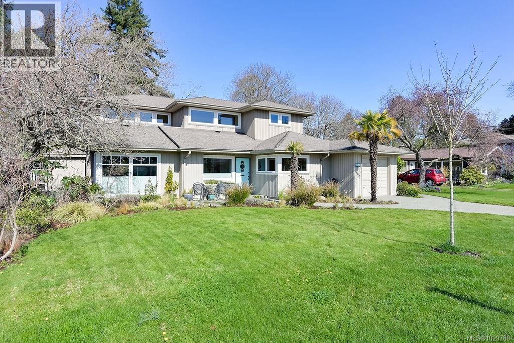  1866 Taylor Street, Saanich