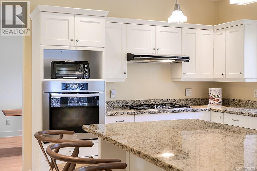  1866 Taylor Street, Saanich