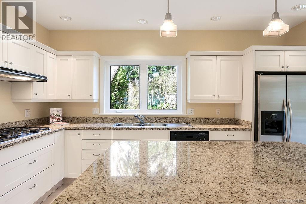  1866 Taylor Street, Saanich