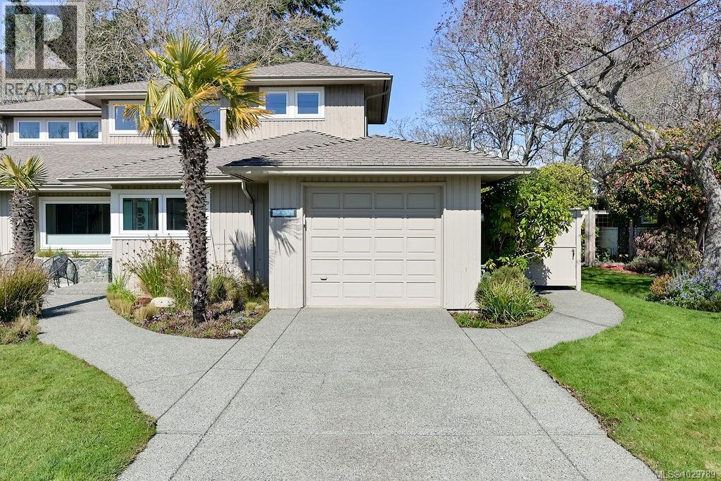  1866 Taylor Street, Saanich