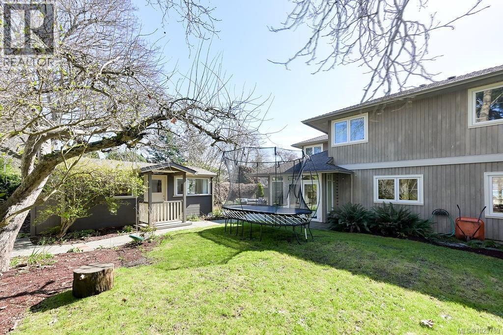  1866 Taylor Street, Saanich