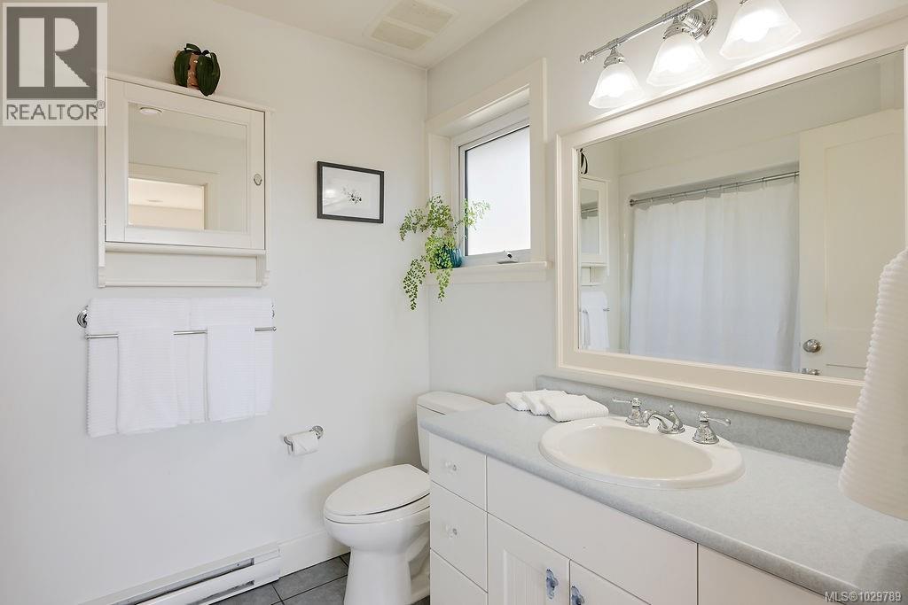  1866 Taylor Street, Saanich