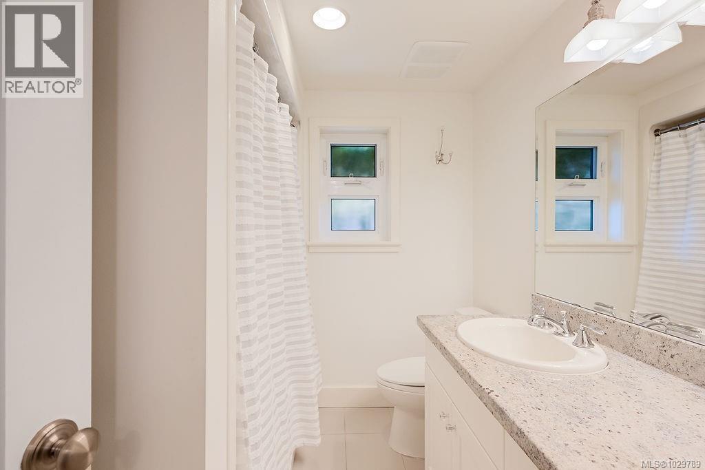  1866 Taylor Street, Saanich