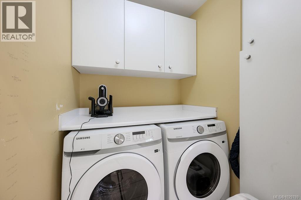  1866 Taylor Street, Saanich