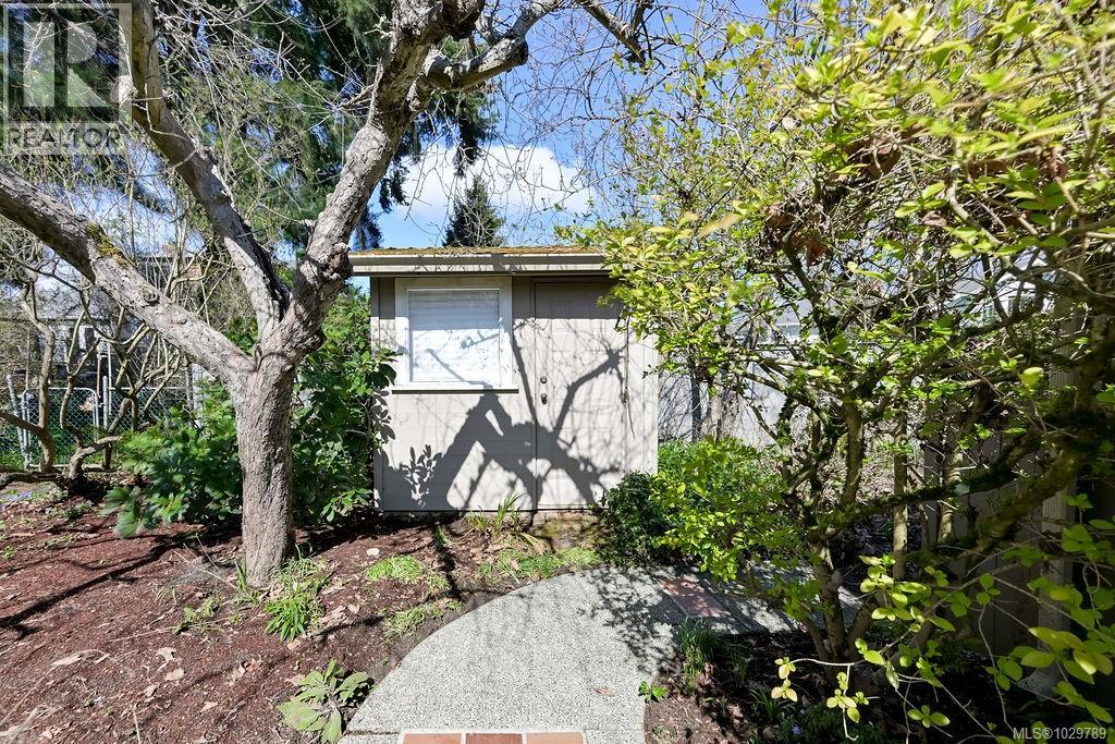  1866 Taylor Street, Saanich