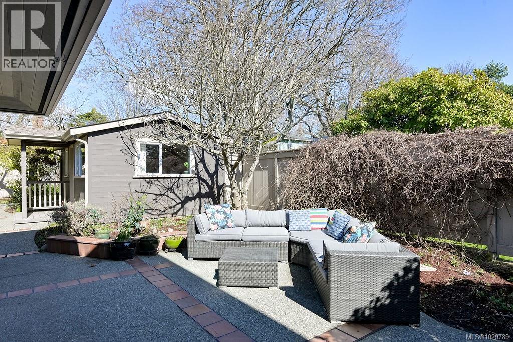  1866 Taylor Street, Saanich