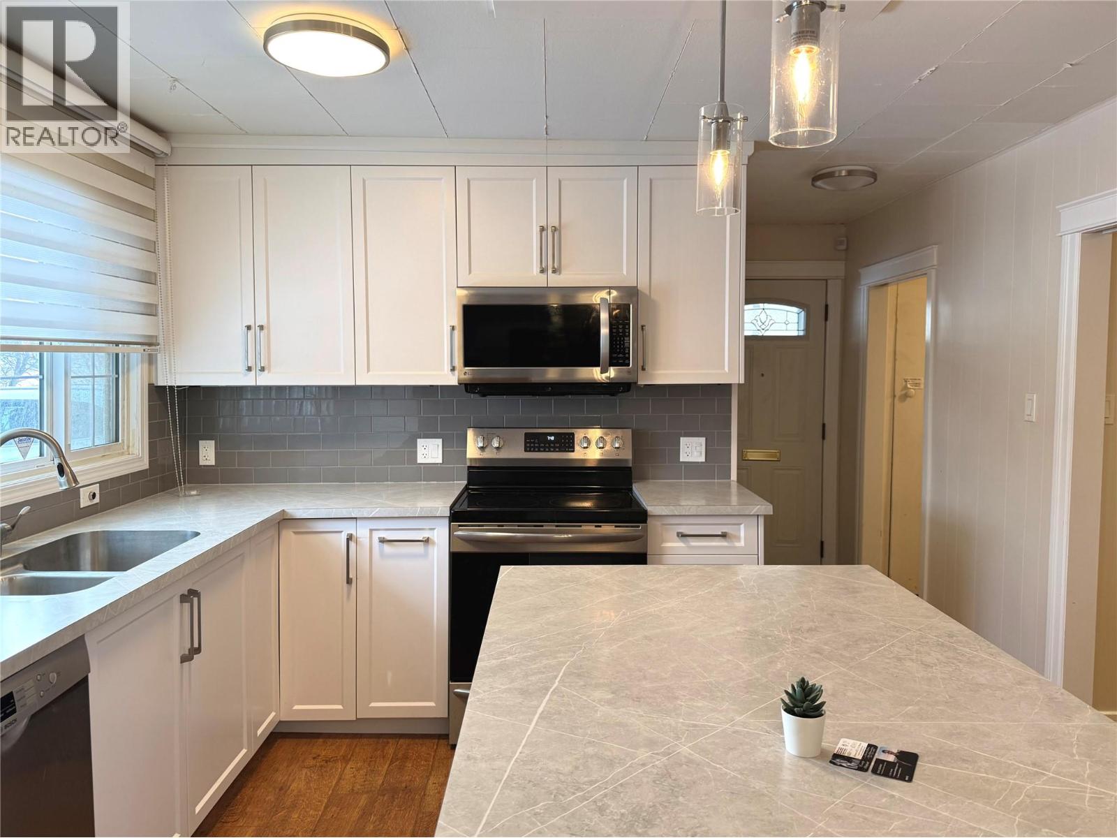 1216 113 AVENUE - 10