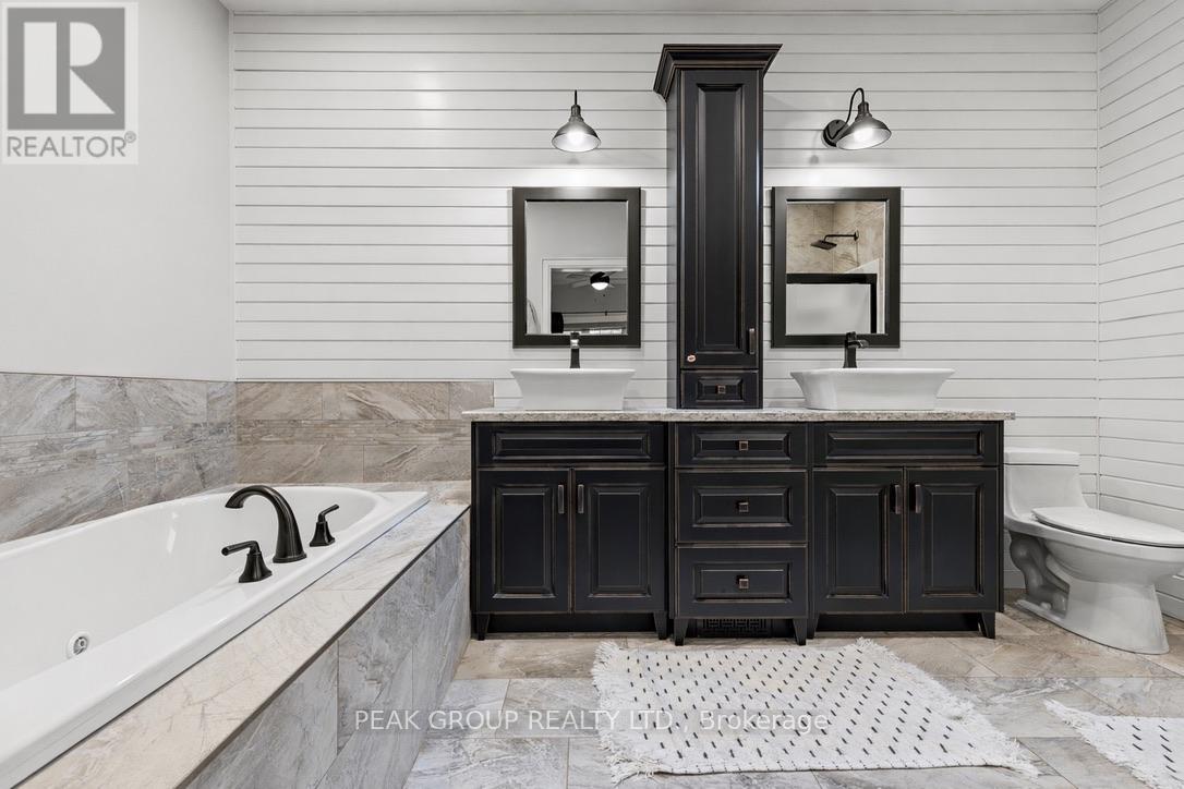 Primary Bathroom Ensuite 5-PC