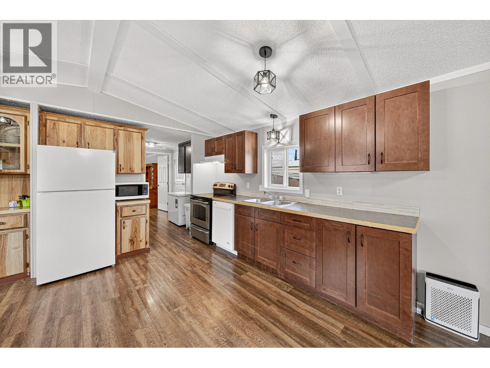 100 INDUSTRIAL ROAD 1 Road Unit# 14, Sparwood