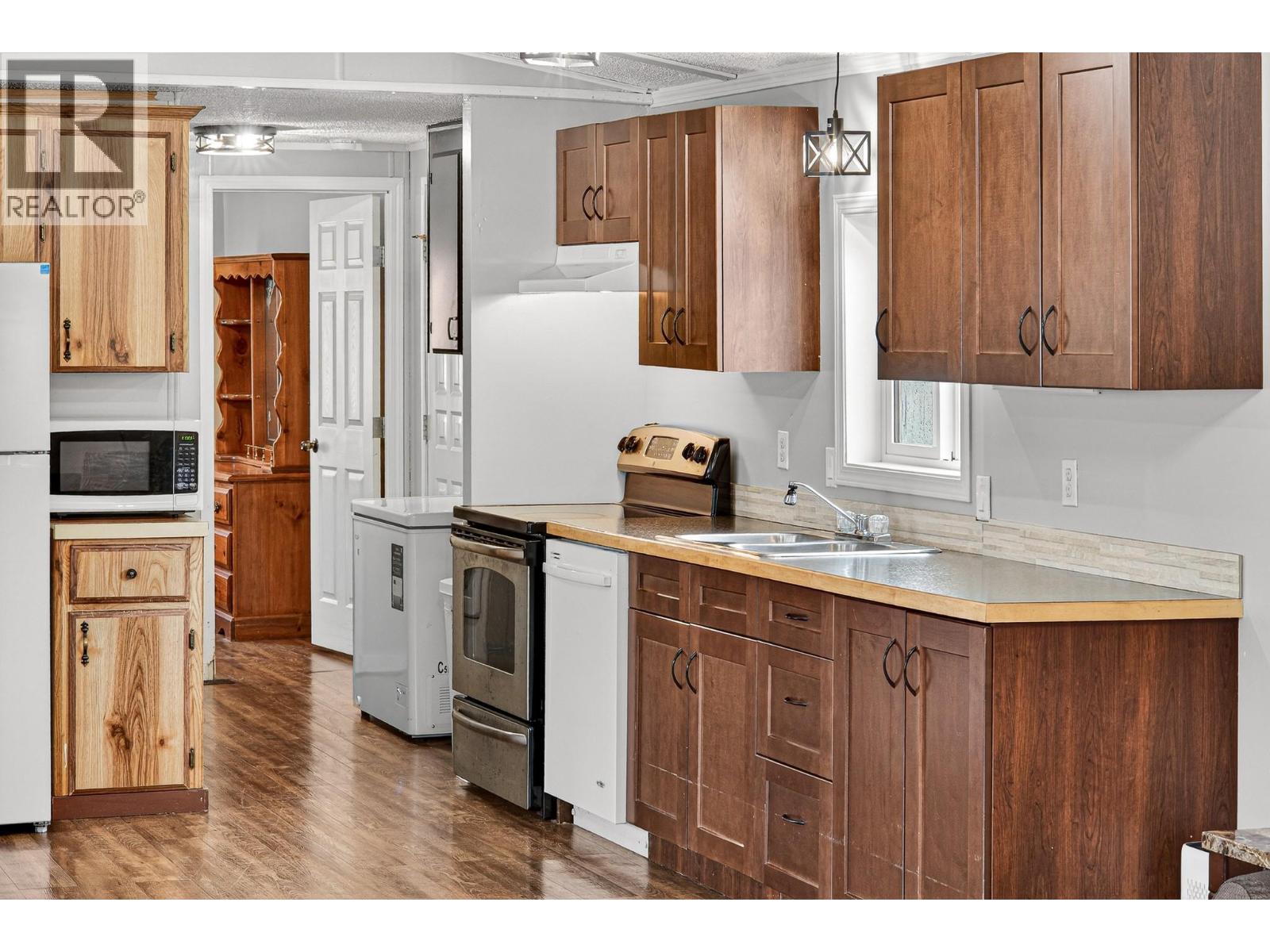 100 INDUSTRIAL ROAD 1 Road Unit# 14, Sparwood