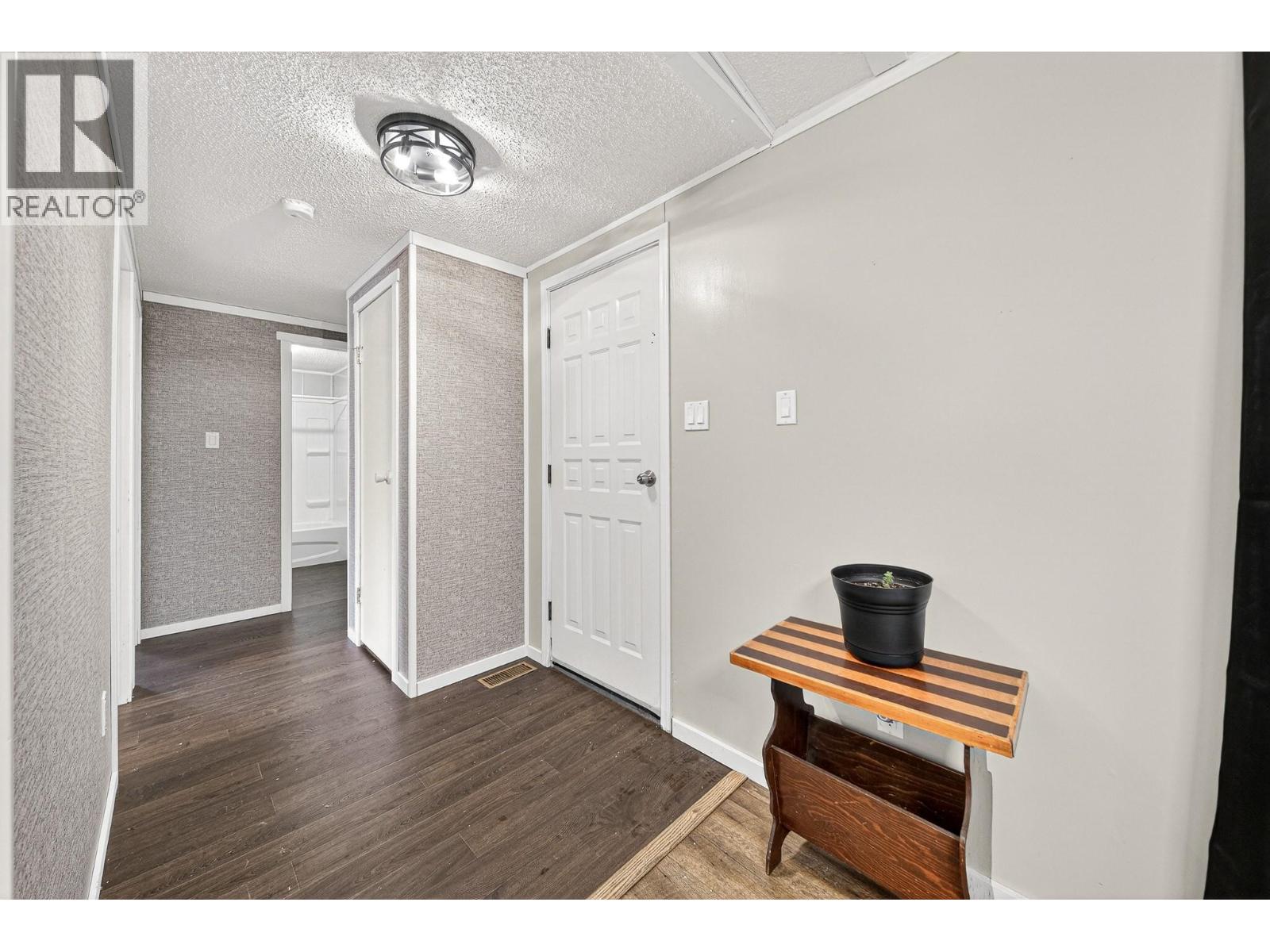 100 INDUSTRIAL ROAD 1 Road Unit# 14, Sparwood