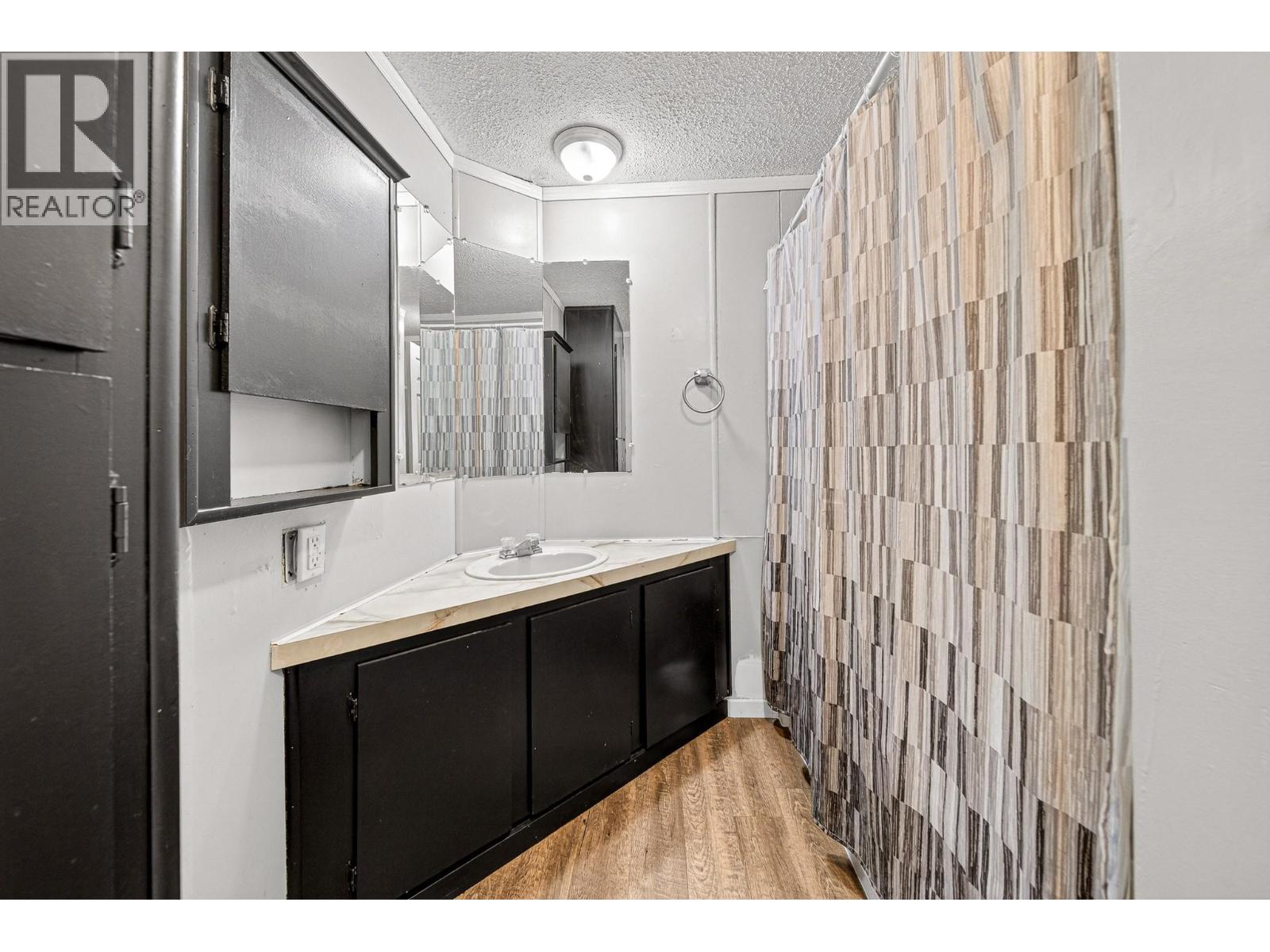 100 INDUSTRIAL ROAD 1 Road Unit# 14, Sparwood