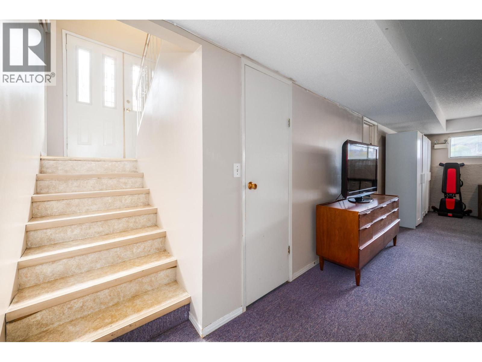 495-497 Gramiak Road, Kelowna