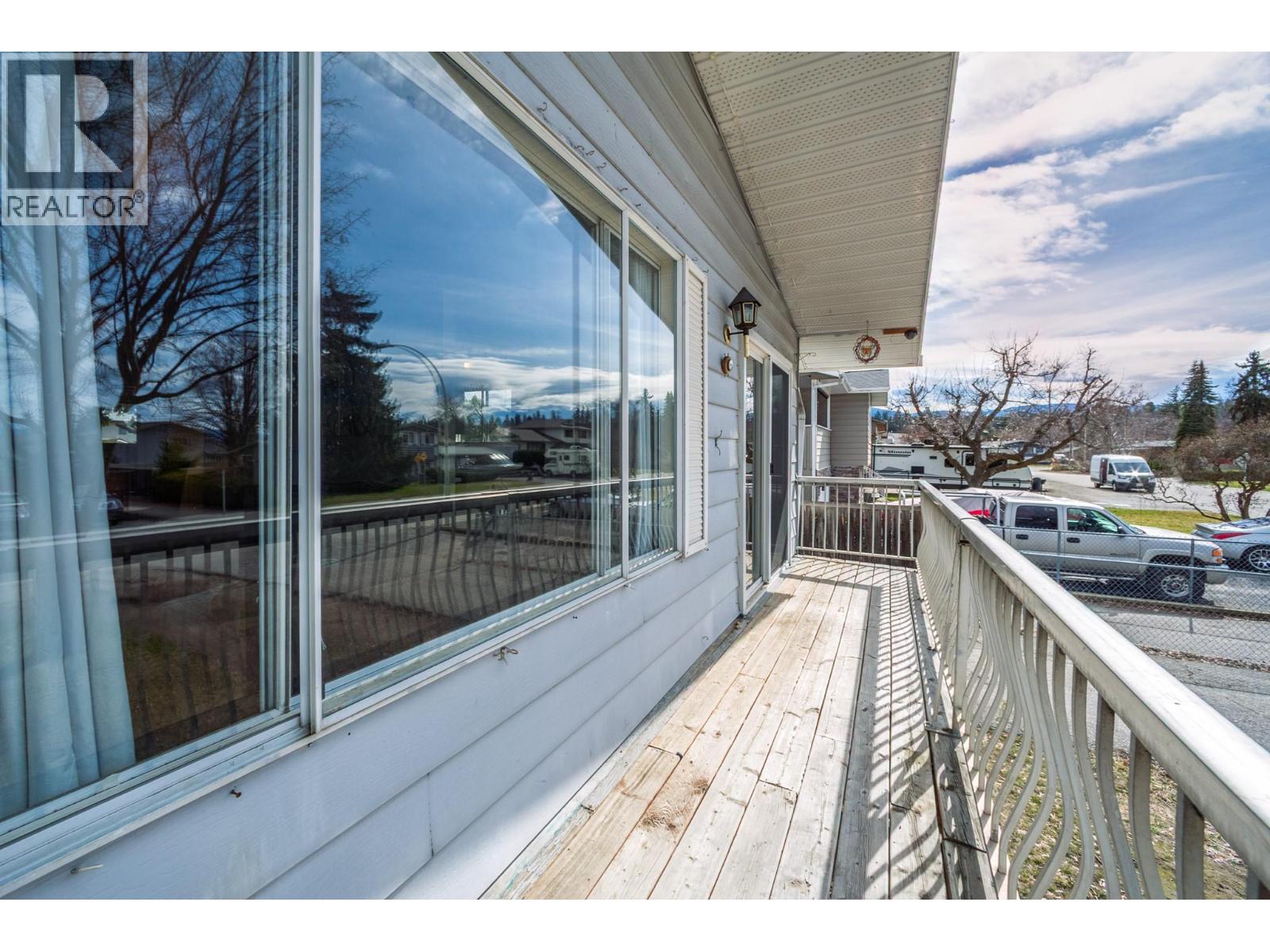 495-497 Gramiak Road, Kelowna