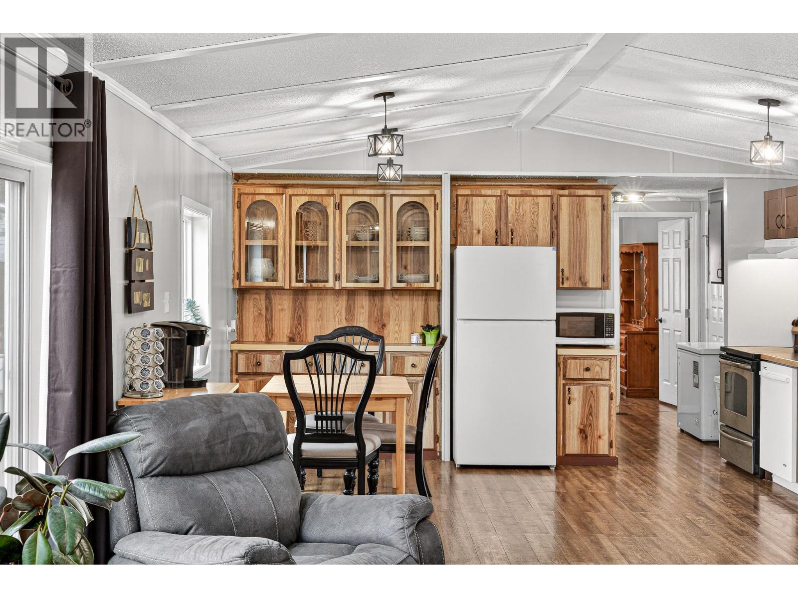 100 INDUSTRIAL ROAD 1 Road Unit# 14, Sparwood