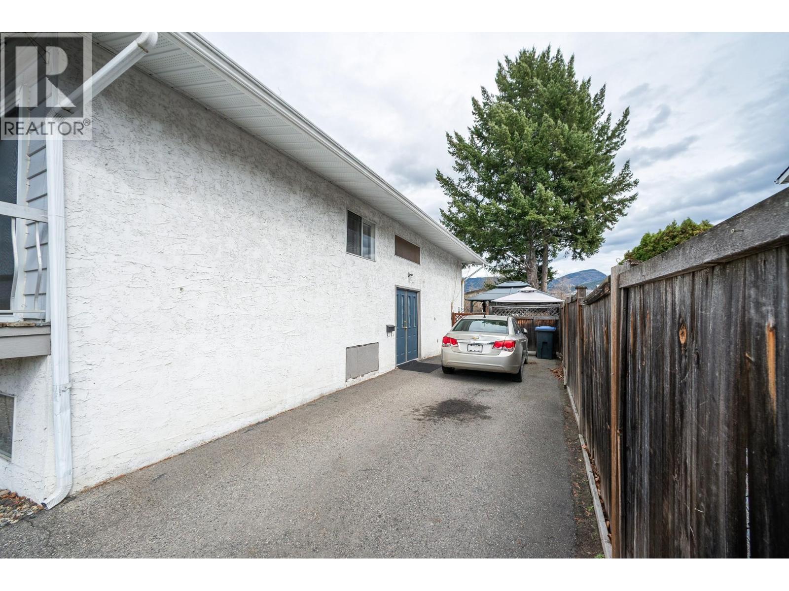 495-497 Gramiak Road, Kelowna