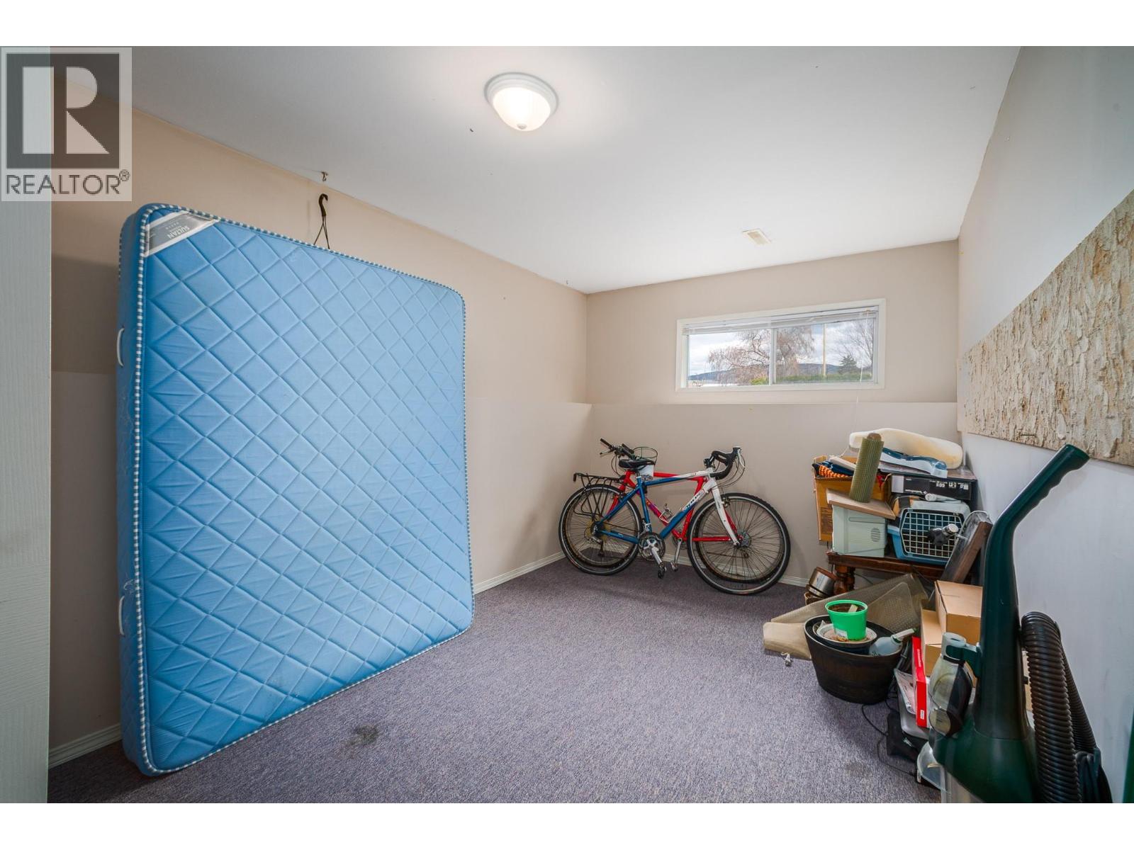 495-497 Gramiak Road, Kelowna