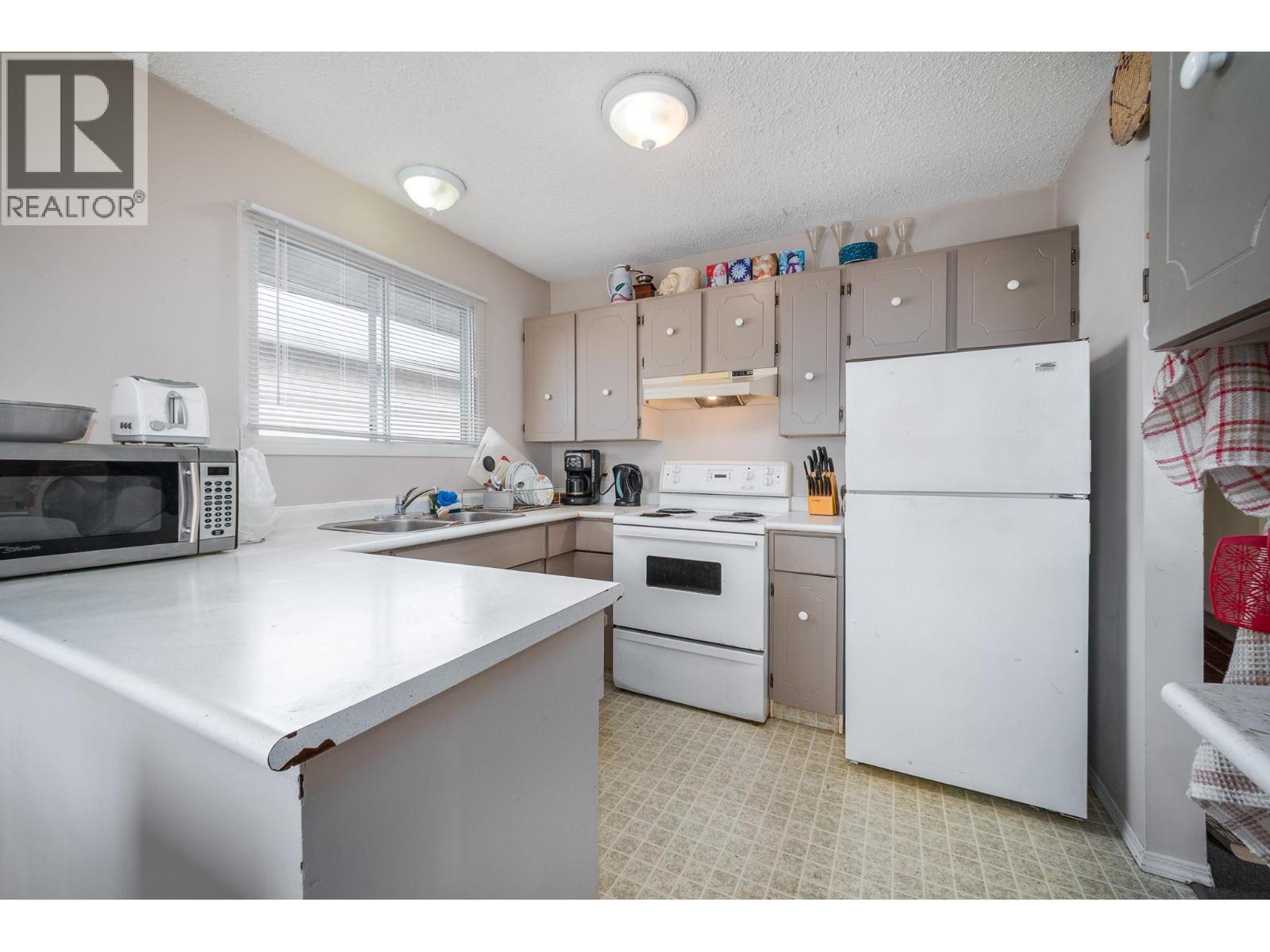 495-497 Gramiak Road, Kelowna