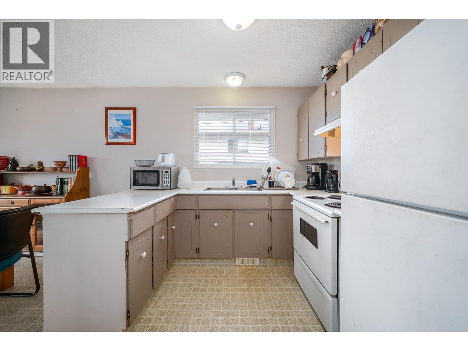 495-497 Gramiak Road, Kelowna