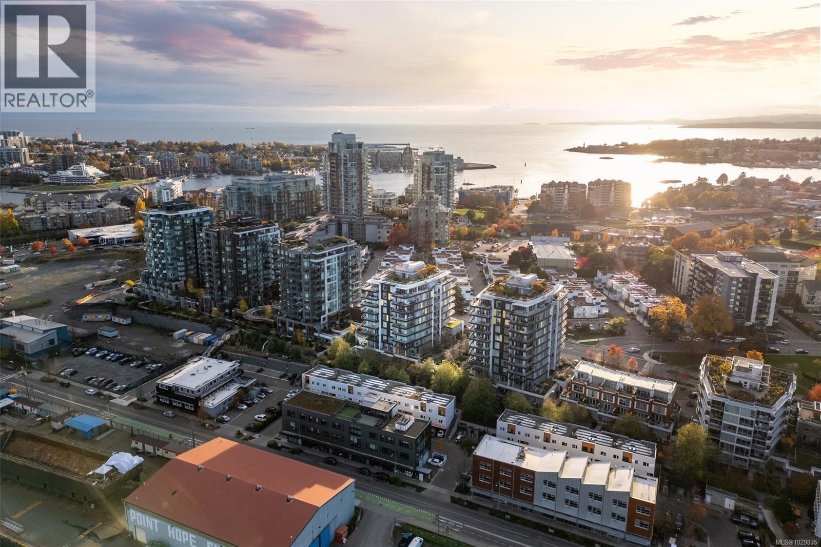 308 373 Tyee Road, Victoria